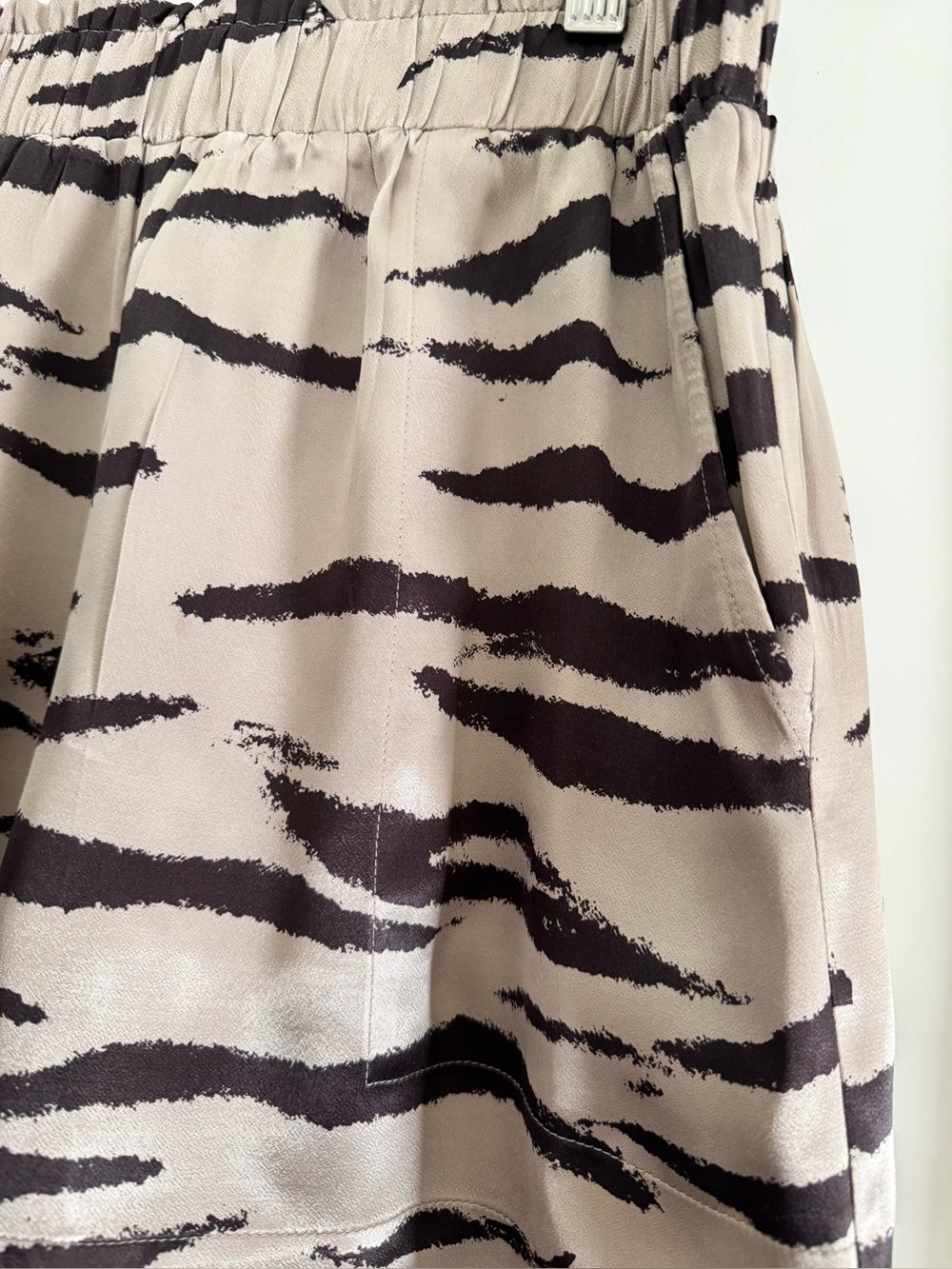 Rails Leighton Beige Watercolor Size S Tiger Stripe Shorts - Picture 2 of 7